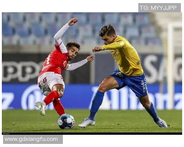 2019年里昂对阵本菲卡的精彩对决回顾与分析