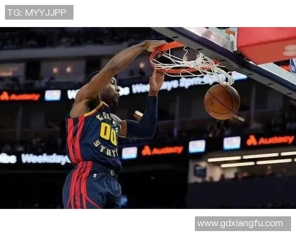 老鹰与奇才季后赛第四场激战回顾球员表现与战术分析